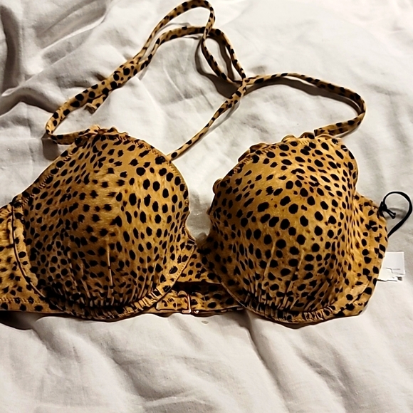 NWT MOLDED LIGHTLY LINED HALTER SWIM YOGA BATHING SUIT TOP 36C UNDERWIRE - Picture 1 of 9